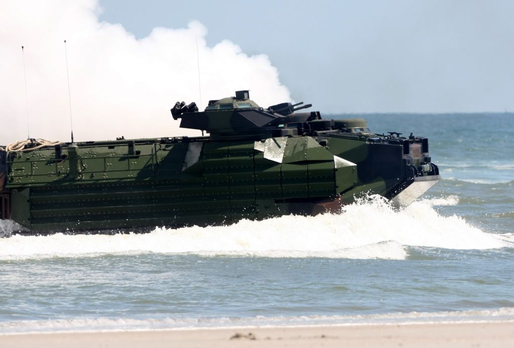 Recobran los cuerpos de ocho marines tras naufragio