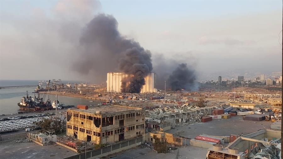 Fuerte explosión sacudió Beirut