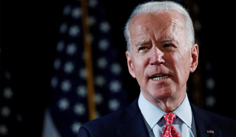 Guardia de seguridad que abrazó a Biden será la primera en nominarlo