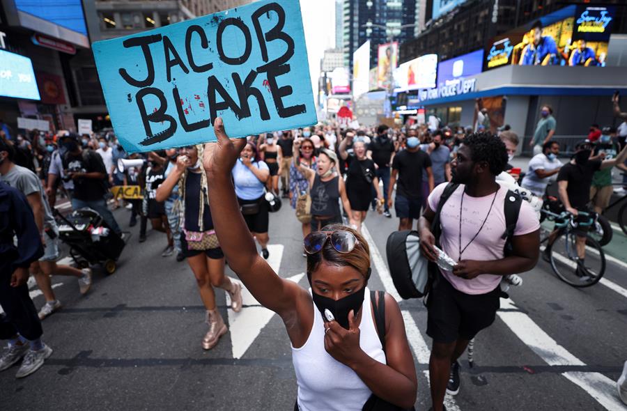 https://trello.com/c/JneACexE/35851-protestas-en-nueva-york-por-nuevos-disparos-de-polic%C3%ADa-contra-afroamericano-efe