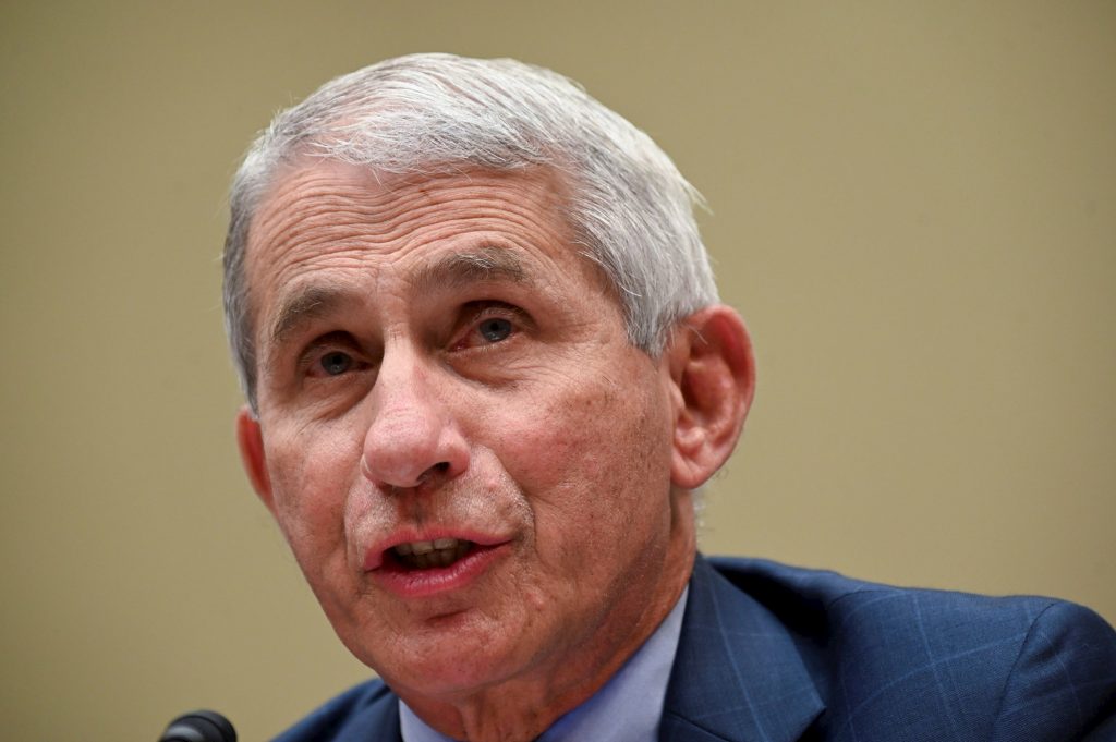 Fauci: "Impacto del coronavirus sería menor de haber seguido la ciencia"