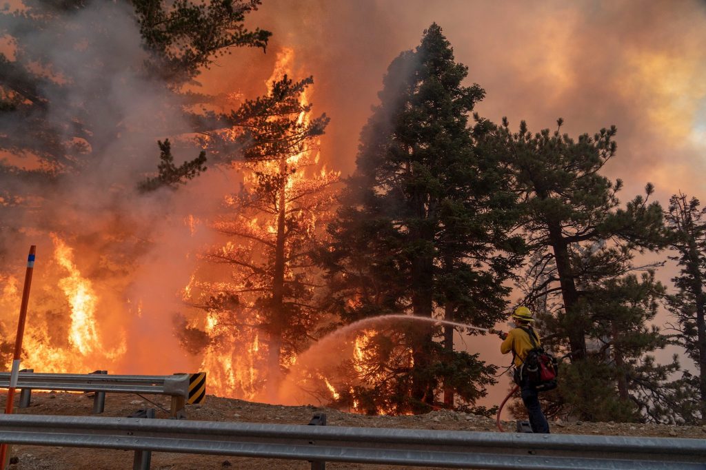 Una ola de calor podría empeorar los incendios en California