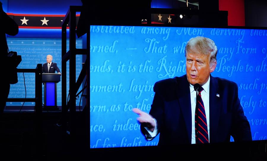 Trump y sus seguidores critican la actuación del moderador Chris Wallace