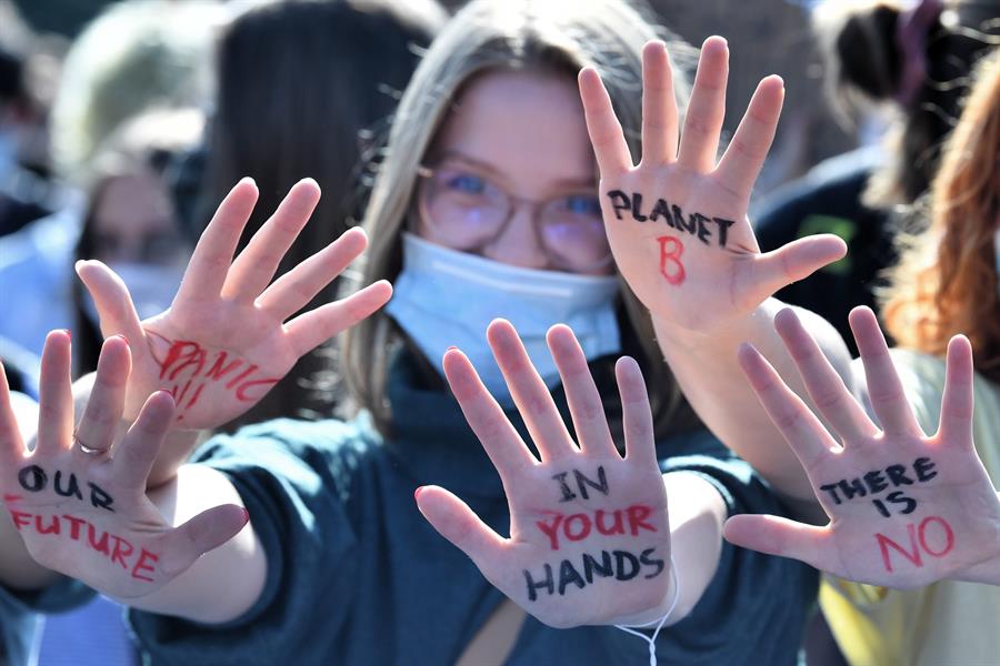 Jóvenes retan la pandemia para celebrar el Día de Acción por el Clima