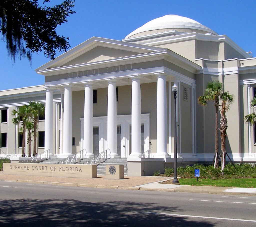 Corte de Florida falla contra las familias de Parkland