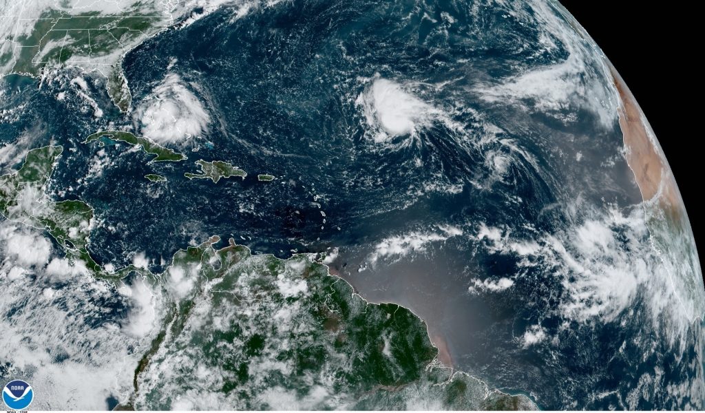 La depresión tropical "diecinueve" deja lluvias en Florida