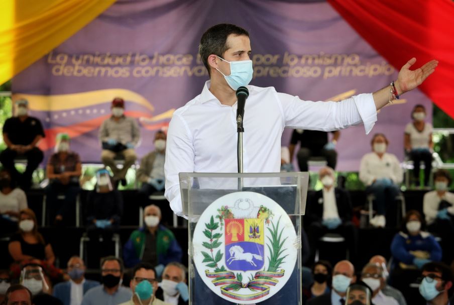 Guaidó defiende el boicot a las parlamentarias y dice que lo contrario sería "rendirse cerca de la meta"