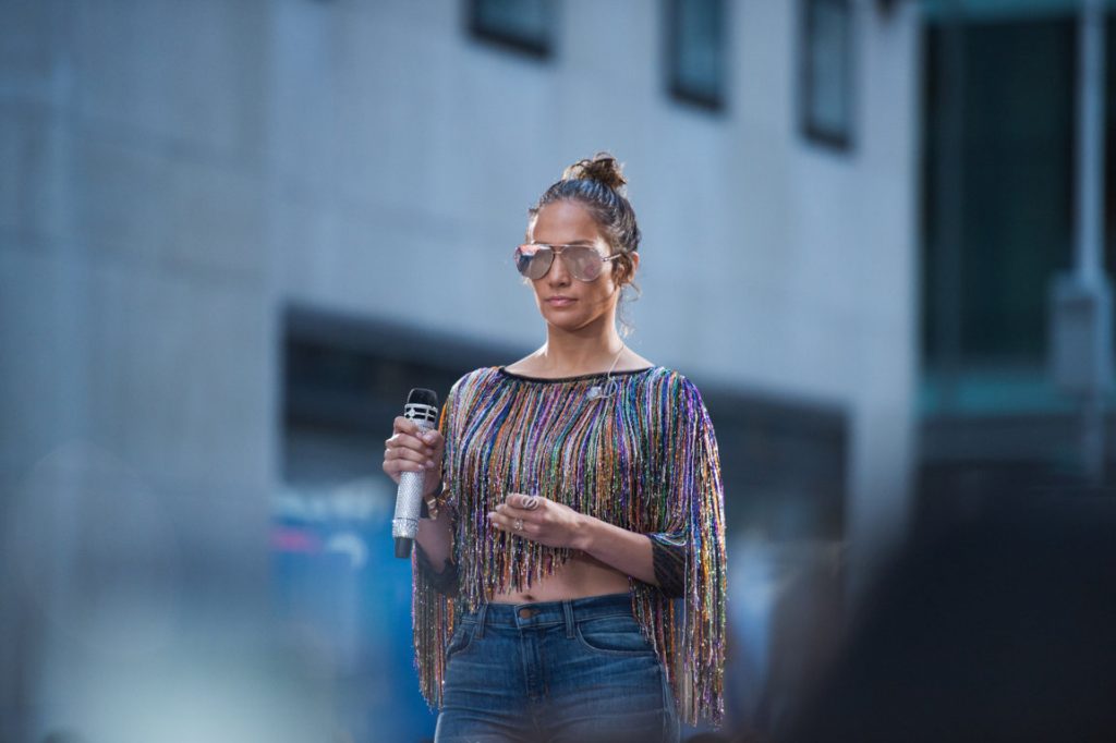 Jennifer López se une a campaña que insta a latinas a votar en noviembre