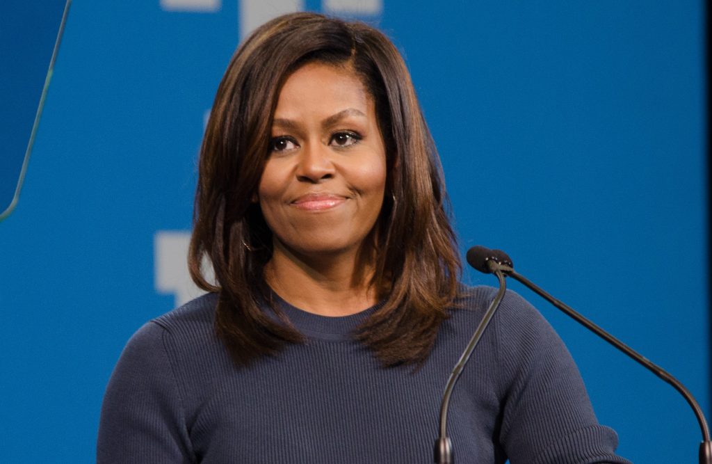 Michelle Obama lamenta que afroamericanos vivan con miedo
