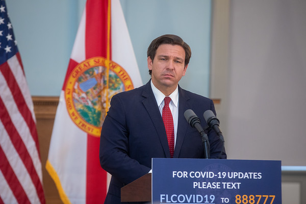 Vuelve el ocio nocturno a Florida a pesar del coronavirus