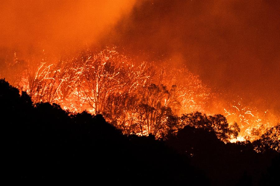La segunda oleada de incendios en California preocupa por varias razones