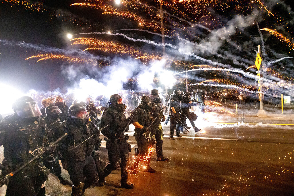 Se suicida hombre acusado por la muerte de un manifestante negro