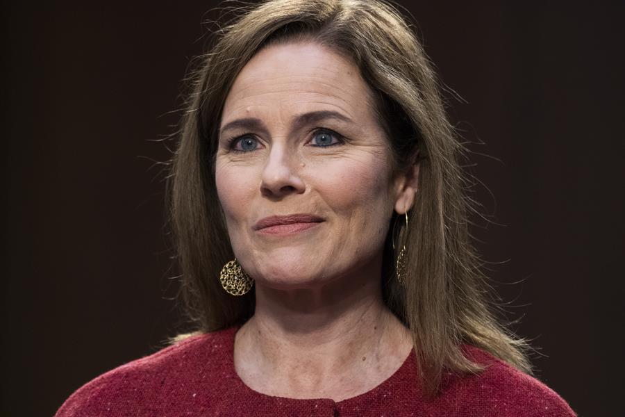Senado de EEUU confirma a Amy Barrett como nueva jueza del Supremo