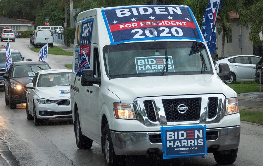 Antes de conocerse el positivo por COVID-19 de Trump, Biden lo superaba en 14 puntos