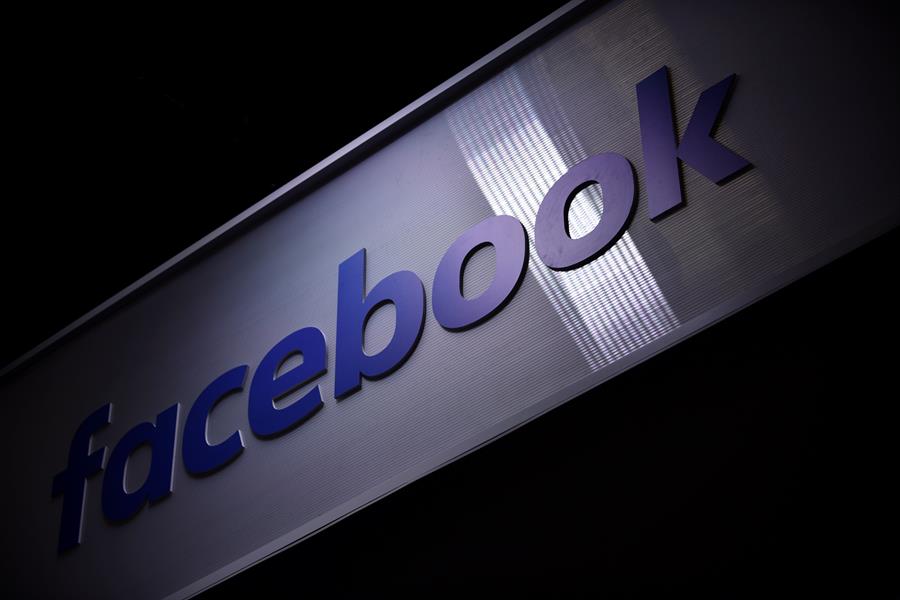Facebook prohíbe los anuncios que disuadan de vacunarse efe