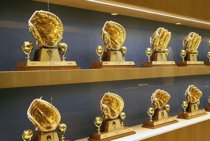 Estos 6 venezolanos están entre los finalistas al Guante de Oro