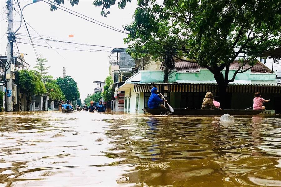 Ascienden a 52 los fallecidos por inundaciones en Vietnam y Camboya