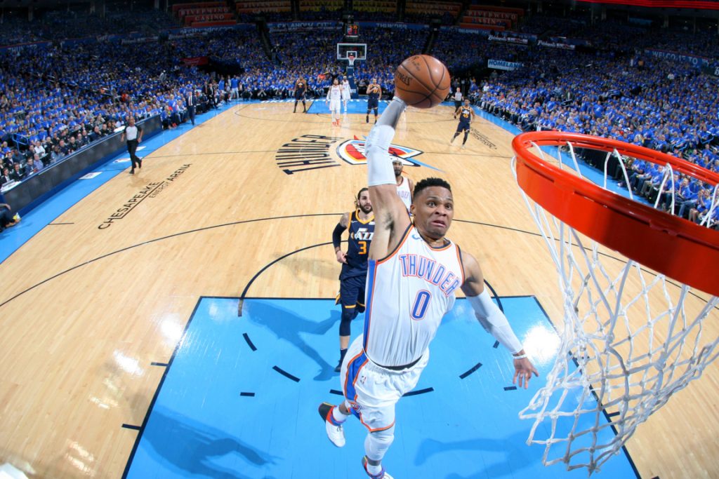 Westbrook agradeció a empleadas de hotel dejando propina de 8.000 dólares
