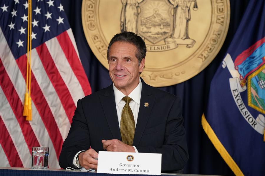 Nueva York anuncia el cierre de colegios en las zonas con brotes de Covid