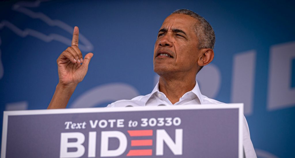 Obama pide votar por Biden "para dejar atrás la oscuridad"