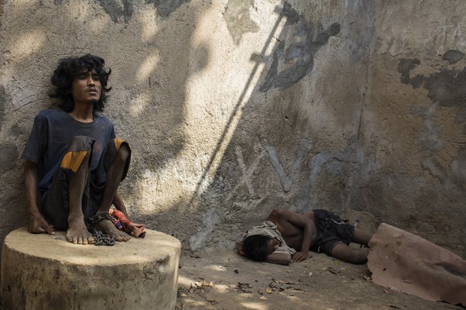 #BreakTheChains: HRW alerta que cientos de miles de personas con problemas de salud mental viven encadenadas