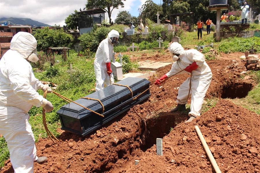 Oposición venezolana hará "autopsias verbales" para contar muertos por COVID
