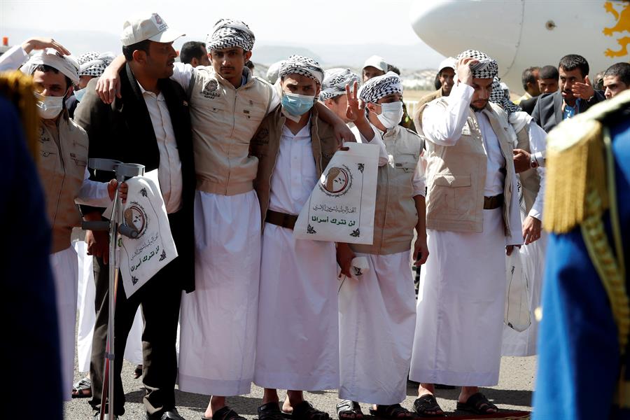 Comienza el mayor intercambio de prisioneros en la guerra del Yemen
