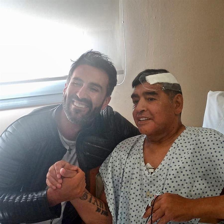 Maradona recibe el alta hospitalaria y seguirá supervisado en casa