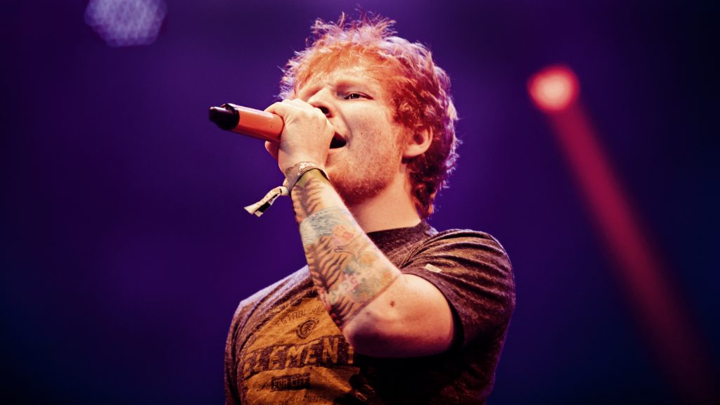 Ed Sheeran venderá una de sus pinturas en subasta benéfica