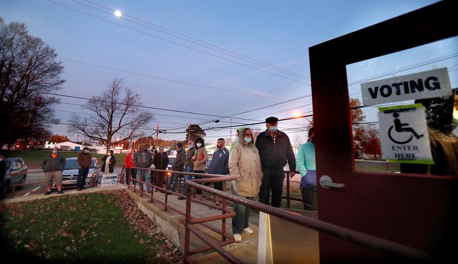 Electores hicieron fila para votar en algunos centros