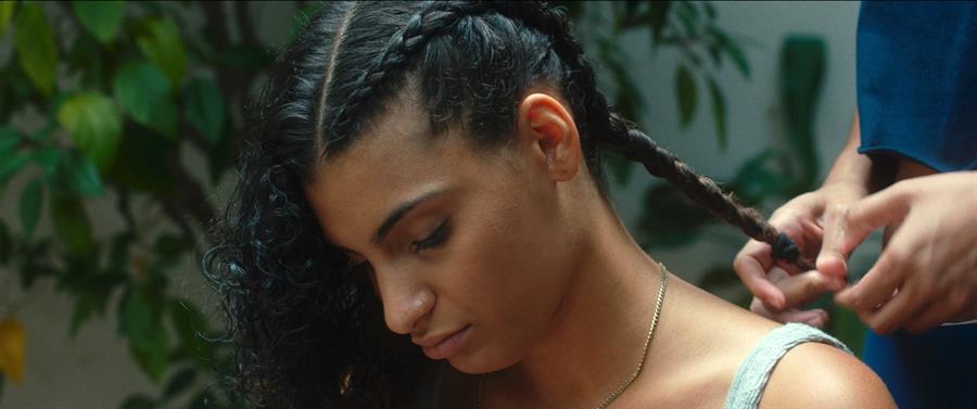 De lo mío: un drama sobre migrantes que marca el debut de Diana Peralta