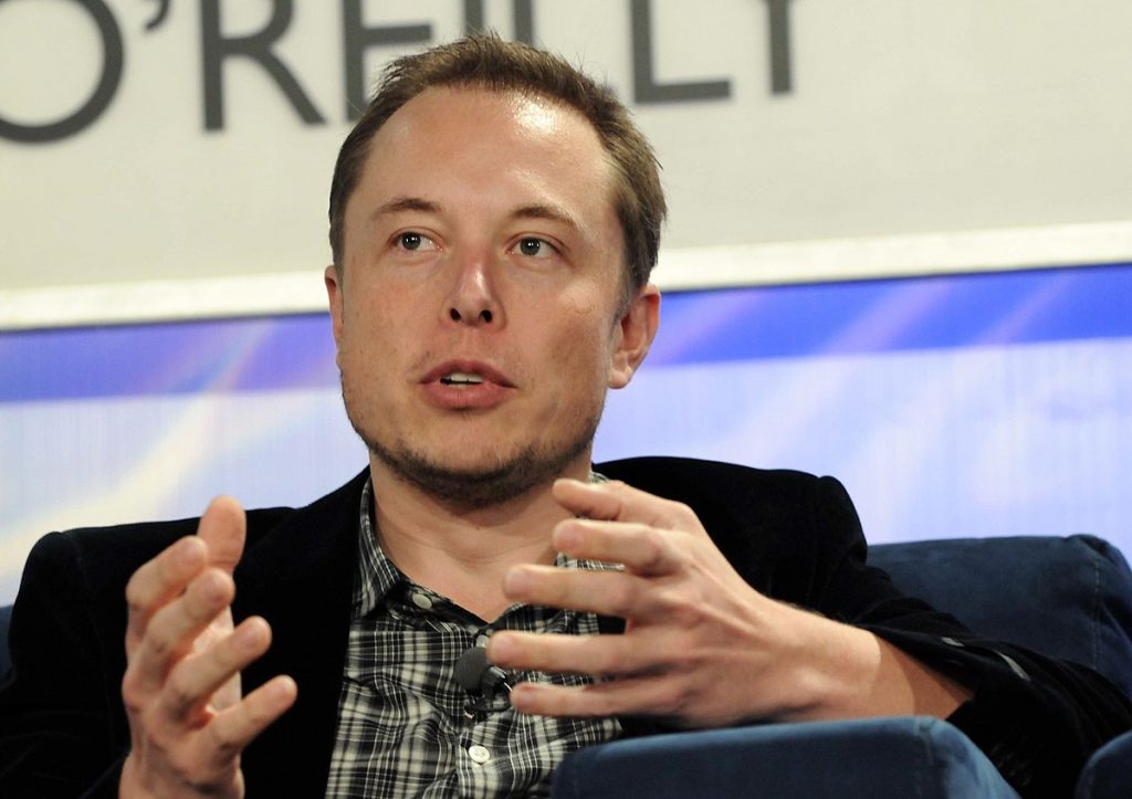 Elon Musk pone en duda la efectividad de las pruebas rápidas para detectar la COVID-19