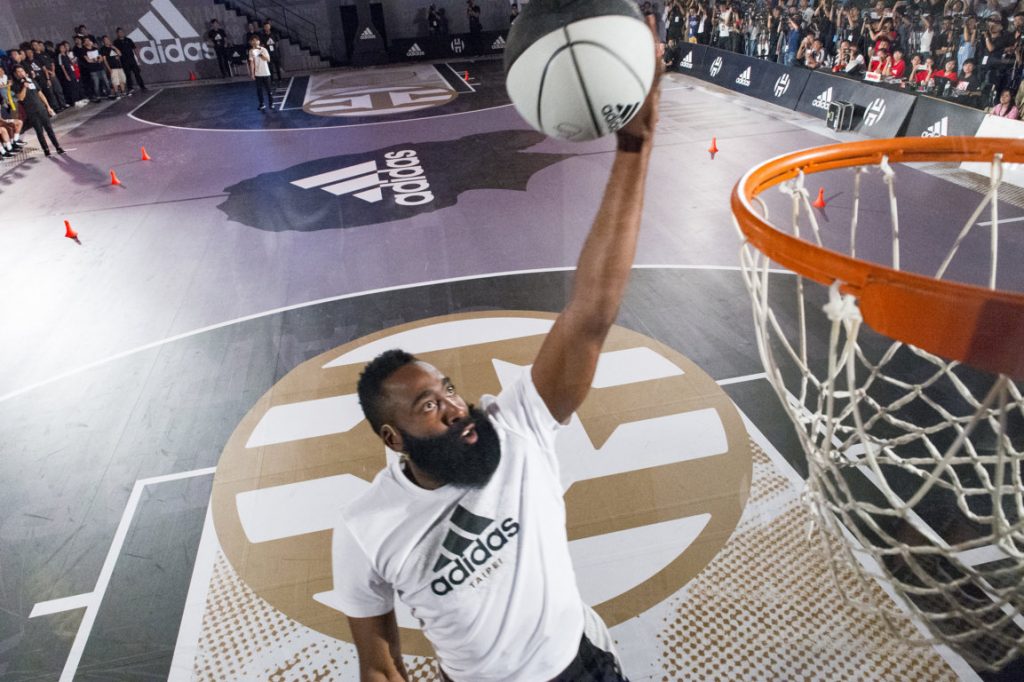 A lo Anthony Davis: James Harden dejará los Rockets de Houston