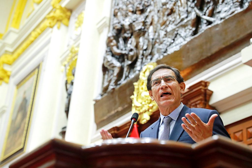 Prohíben al expresidente Martín Vizcarra salir de Perú