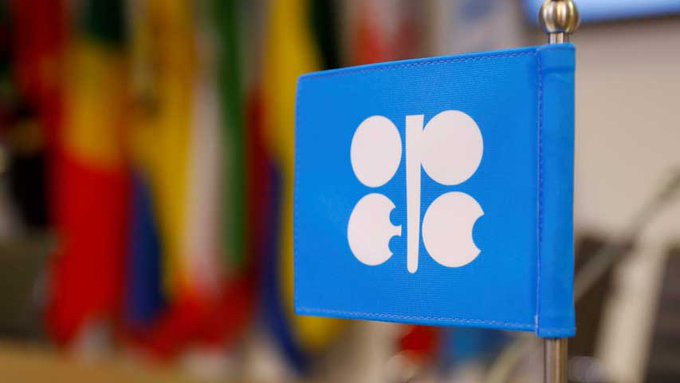 La OPEP y Rusia estudian extender el recorte vigente de su oferta