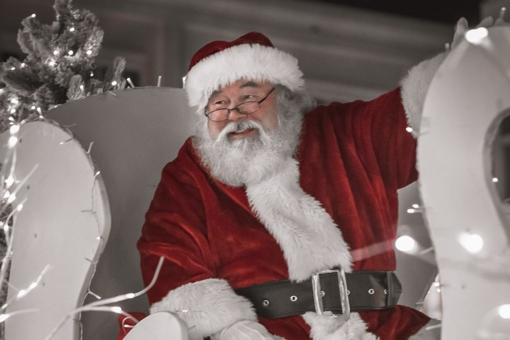 Animadores ofrecen llamadas con Santa Claus en Florida
