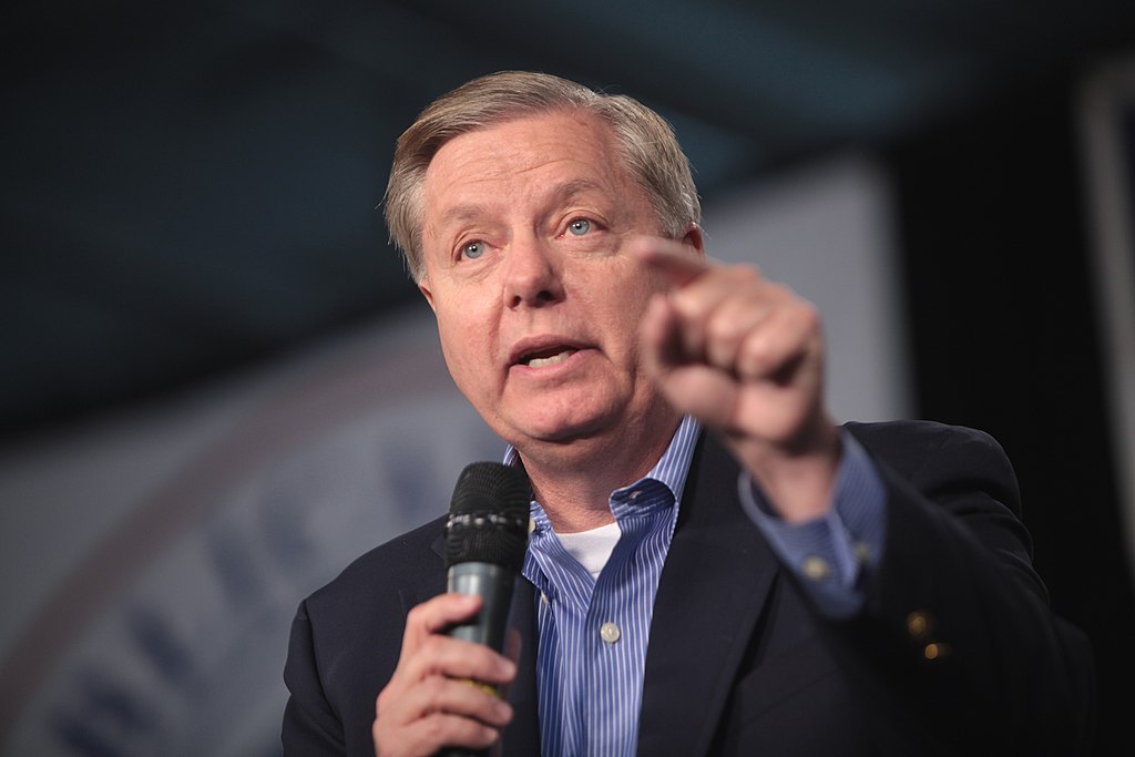 Secretario de Georgia denunció que senador Lindsey Graham le pidió descartar votos legales
