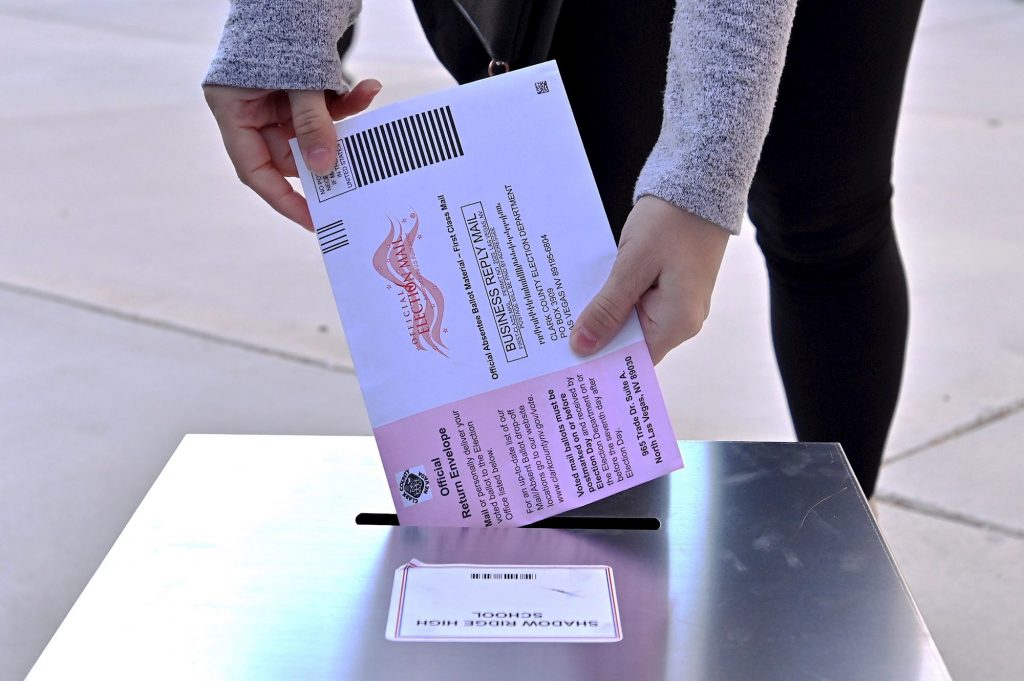 ¿Cuántas personas emplearon el voto por anticipado en estas elecciones?