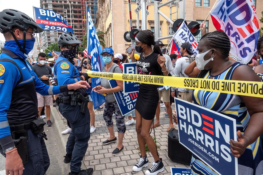 Manifestantes a favor de Biden se reunieron en Miami