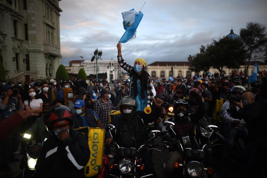 Crisis en Guatemala: el Gobierno invoca Carta Democrática y el Congreso da marcha atrás al presupuesto