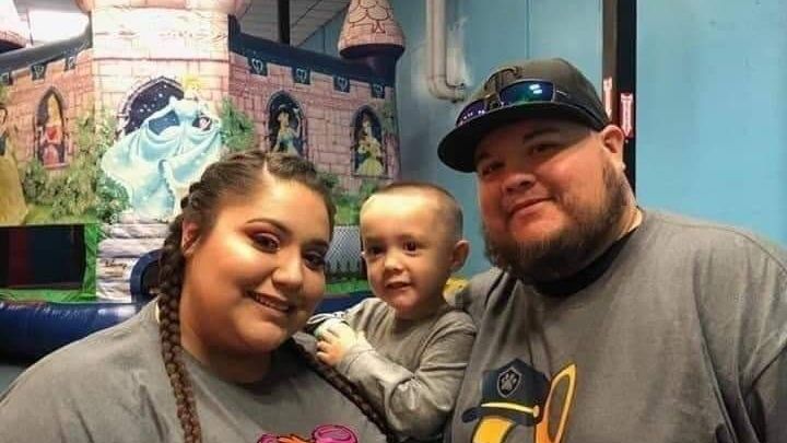 Un niño latino de 5 años que perdió a sus padres recibió donaciones de todo el mundo