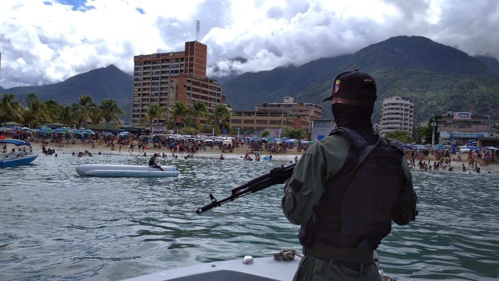 Al menos 19 muertos en un naufragio de migrantes venezolanos, según una ONG