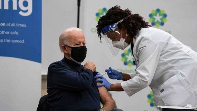"No hay nada de qué preocuparse": Biden recibió la vacuna contra la COVID