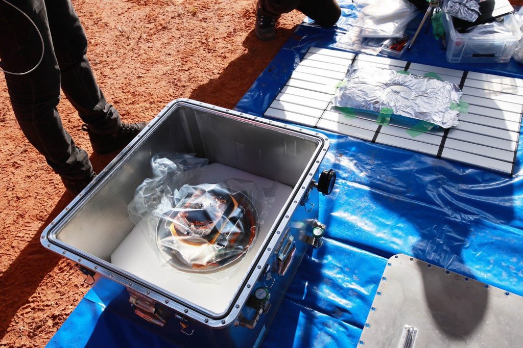 Viajó 5 billones de kilómetros y aterrizó en Australia cápsula espacial con muestras de asteroide
