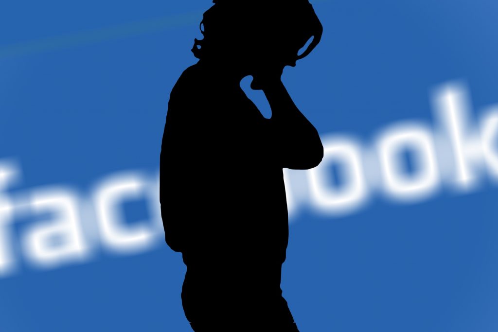 Facebook eliminará las noticias falsas sobre las vacunas que supongan "daños físicos inminentes"