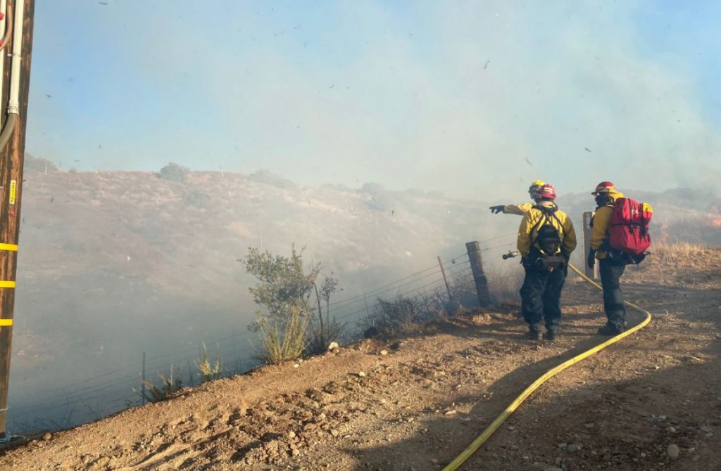 Incendio forestal obliga a evacuar el Cañón Silverado
