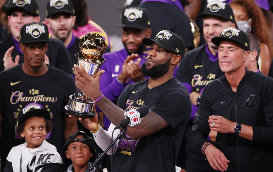 LeBron James reconocido como Atleta del Año por la revista Time
