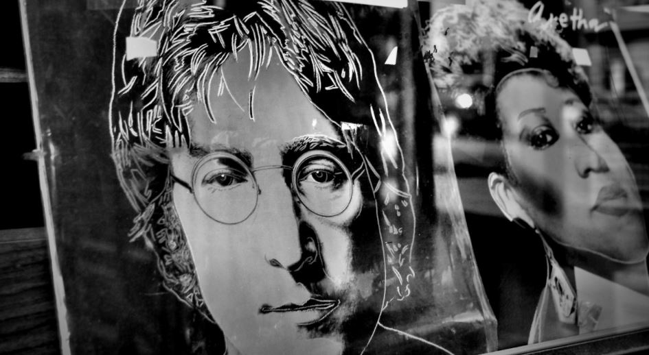 John Lennon fue asesinado hace 40 años y sus fanáticos siguen esperando respuestas