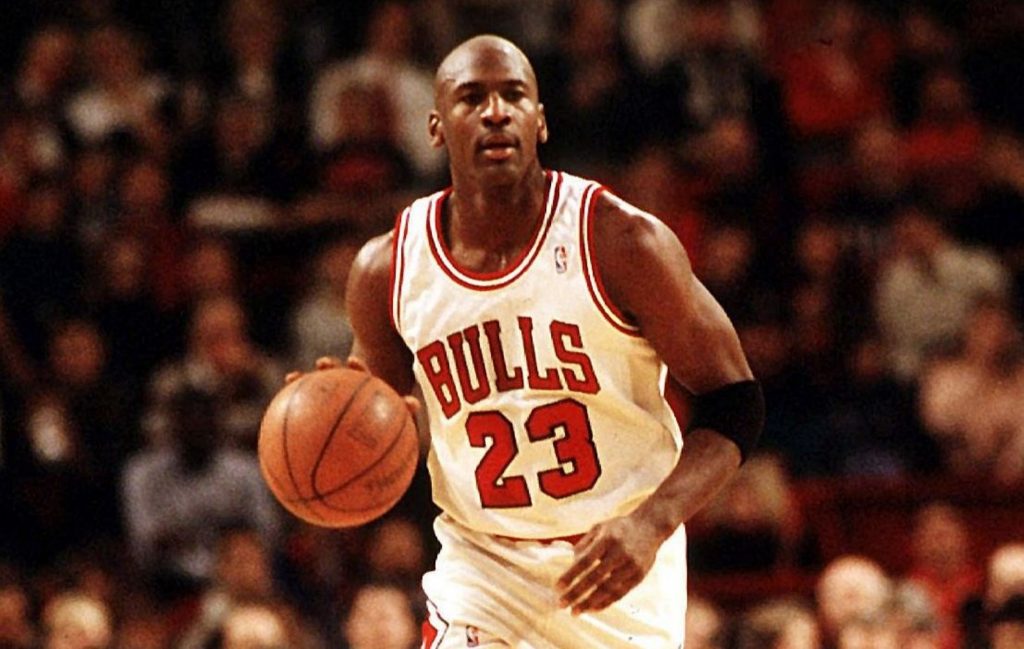 No creerás por cuánto se subastó una camiseta de Michael Jordan