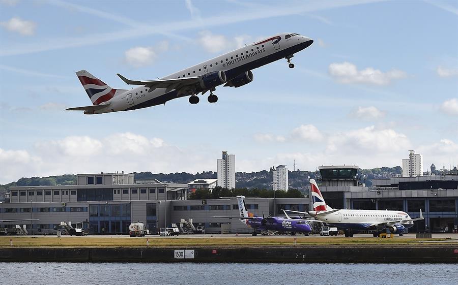 Esto pidió Nueva York a aerolíneas que vuelan desde Reino Unido